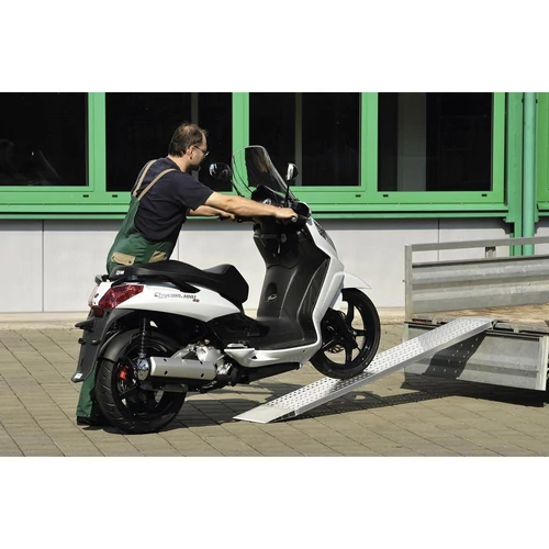 Könnyű rámpa, alumínium, teherbírás 270 kg/pár, hossz×szélesség 2450x200 mm, ár páronként