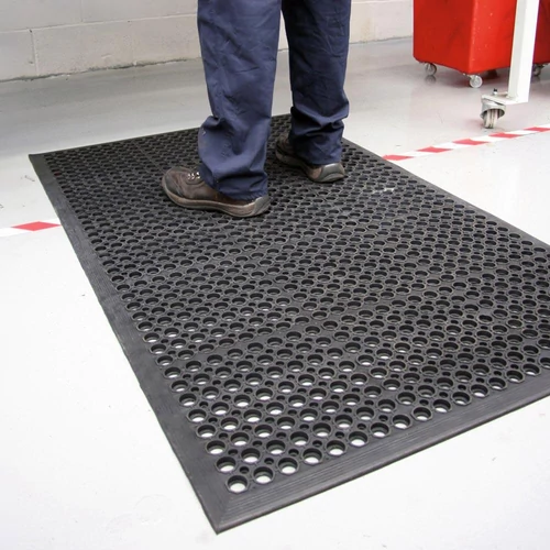 Munkahelyi szőnyeg SBR gumiból, hossz 900x1500 mm, vastagság 14 mm, R 10, fekete